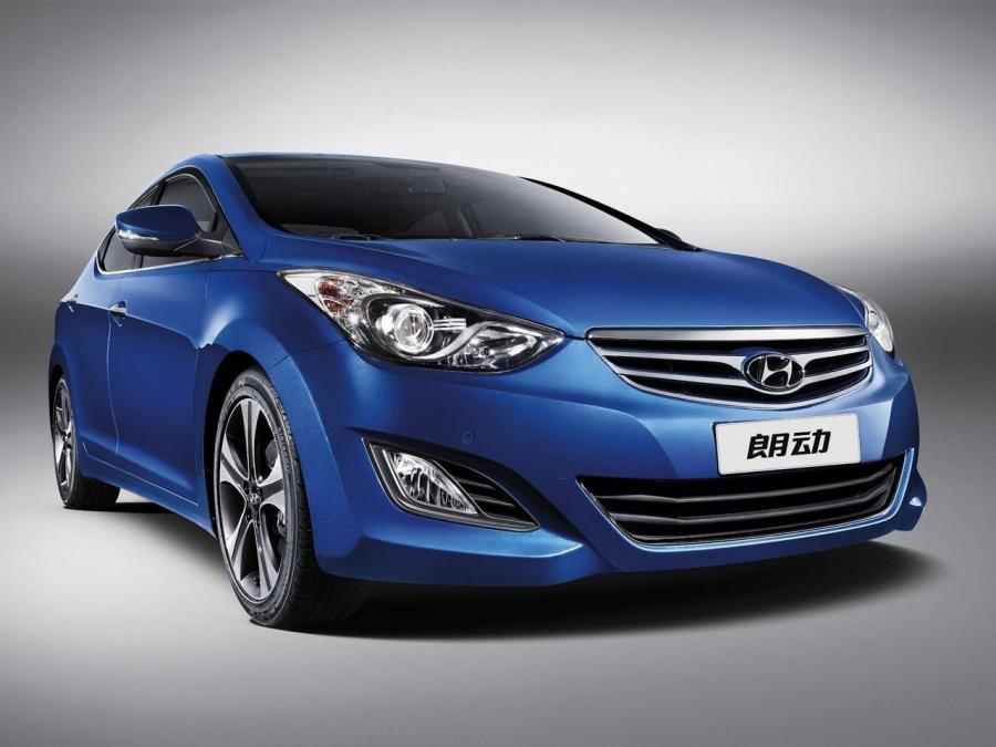  Hyundai Elantra Langdong 2012 года  (фото 6 из 7)